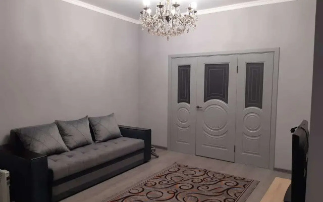 Na Prospekte M. Omarova 18 Flat