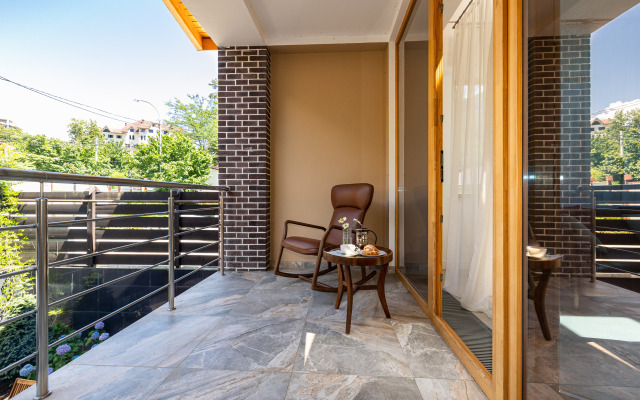 Polyansky Vibe, business class cottage