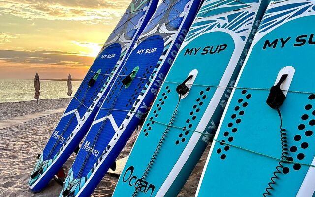 Белый песок