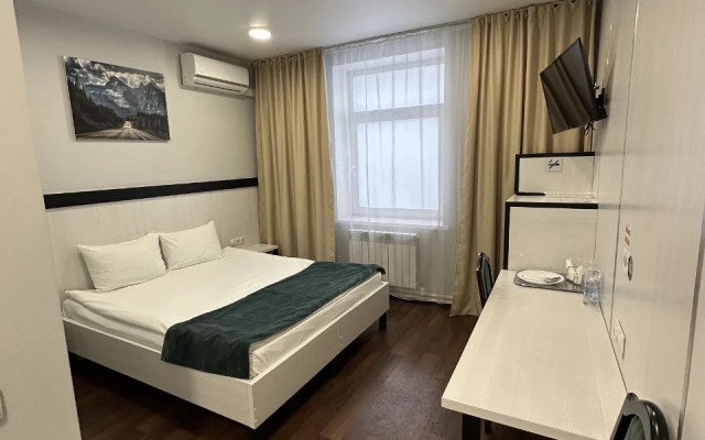 Отель RedFox в центре