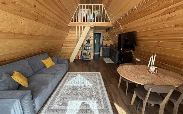 Частный дом A-frame Графит из дерева 4х местный Ривер Хаус
