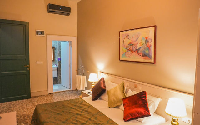 Отель Aria Palace