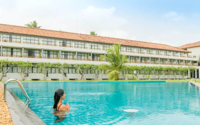 The Blue Water - Bawa Heritage - City Resort Hotel