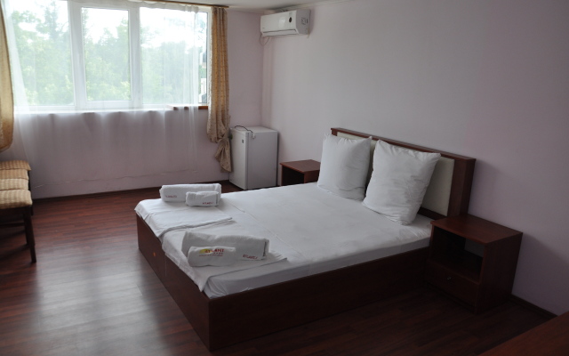 Atlant Holiday Village Hotel