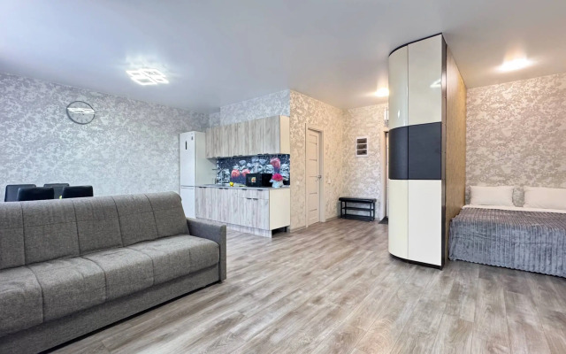 Uyutnaya Odnokomnatnaya s Panoramnym Balkonom Flat