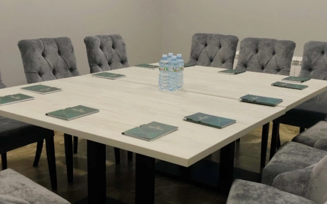 Grejs Kaliforniya 3* Hotel