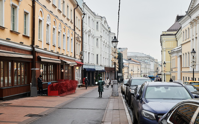 GM YArkaya Trekhkomnatnaya u Krasnoj Ploshchadi Apartments