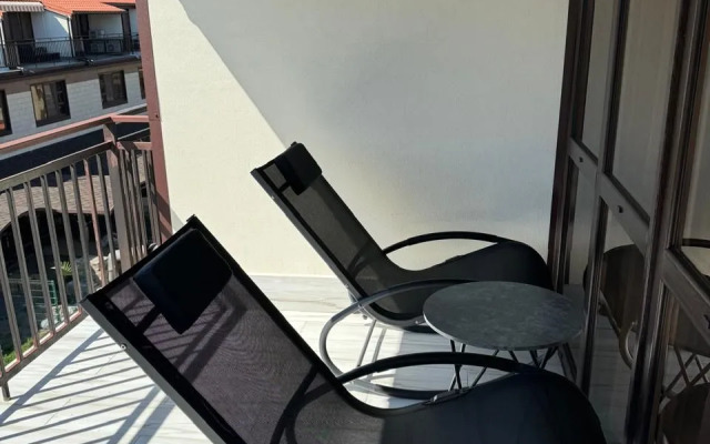 Taunkhaus U Morya Flat