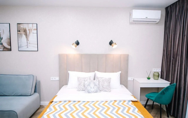 3kh Komnatnaya S Dizaynerskim Remontom Flat