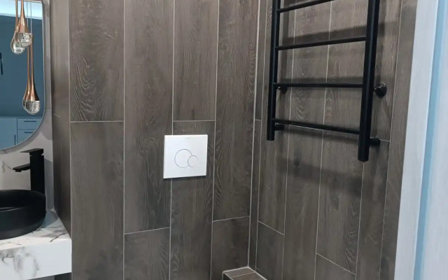 S Dzhakuzi I Illyuminatsiey Flat