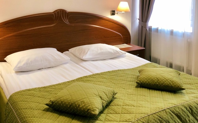 Cronwell Inn Stremyannaya Hotel
