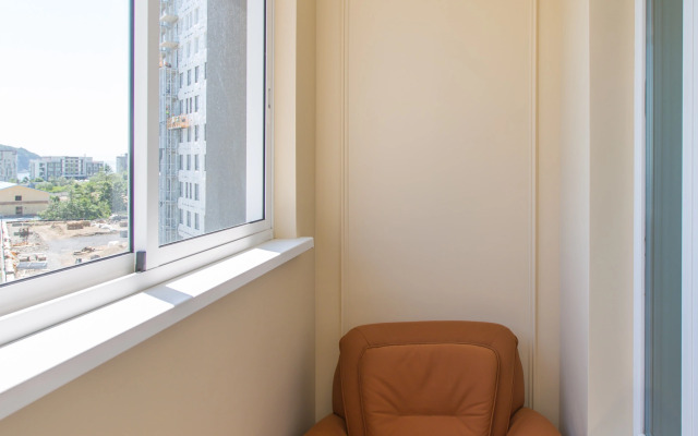 Shikarnaya Ryadom S Morem Flat