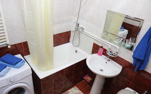 Ot Russkoj Sluzhbyi Servisa Guest House