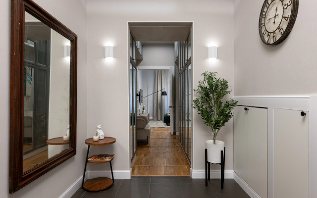 Квартира GM Apartments Четырехкомнатные с двумя санузлами