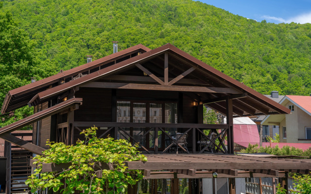 Esto-Sadok Private house