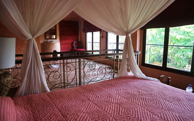 La Taverna Suites Hotels