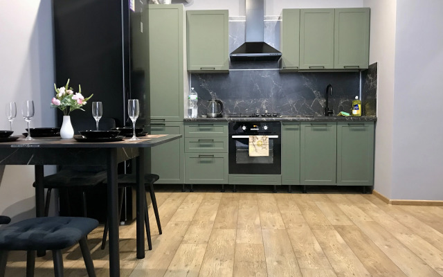 Современная комфортная квартира в спальном районе, рядом с выездом из города