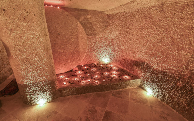 Mosaic Cave Hotel