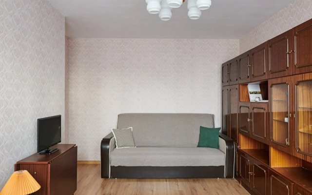 Na Sayanskoy Flat