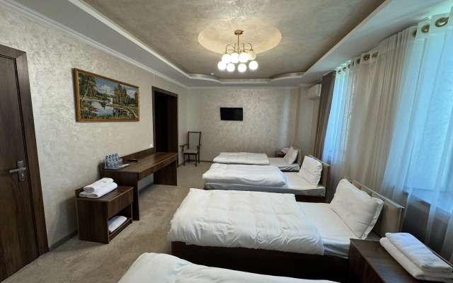 Qorasuv Hotel