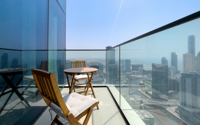 Stylish 2br with Marina Views Apartments