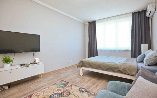 Uyutnaya S Dizaynerskim Remontom I Shikarnym Vidom Flat
