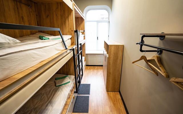 Goom Stay Hi Loft Hostel