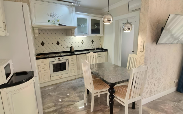 Апартаменты в Центре Сочи 1