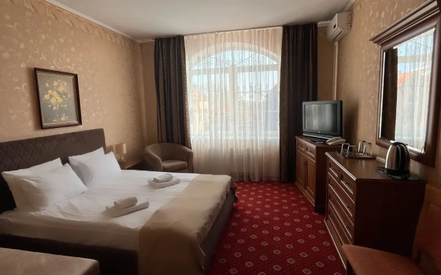 Renessans Hotel