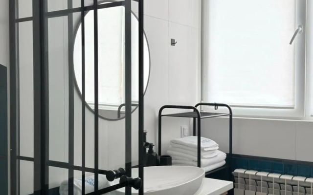 Yevrouyut Yarkaya Studiya V Samom Tsentre Flat