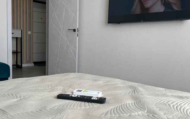 Kvartira S Sovremennym Remontom, Chistaya I Uyutnaya Flat