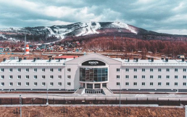 Yunost Hotel