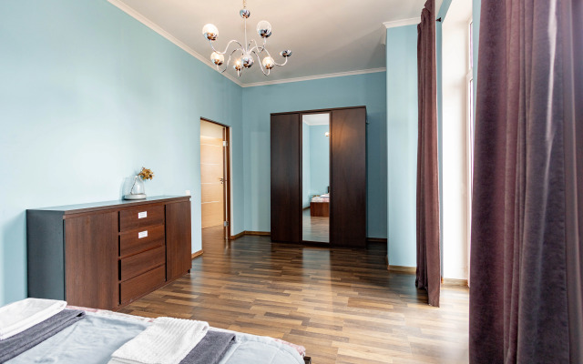 Dizaynerskie I Sovremennye V Tsentre Apartments