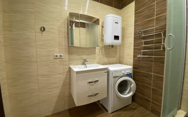 Zhk "poseydon" 833. Mamayka. Odnokomnatnaya S Balkonom (TrustControl) Flat