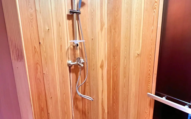 Частный дом Загородный комплекс на берегу реки с баней