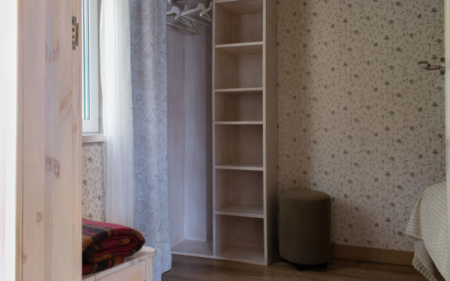 S Vykhodom V Les Guest House