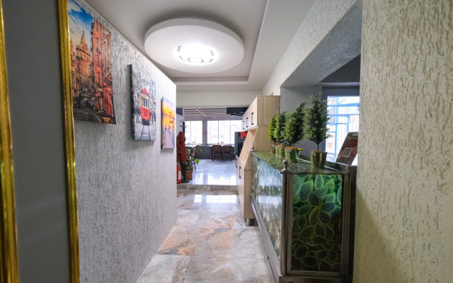 Grand Bona Sera Hotel