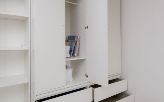 Na Salaryevskoy 16/1 Flat