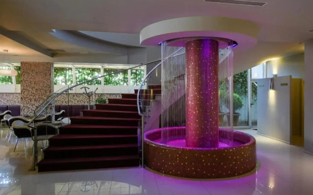 Sky Hotel