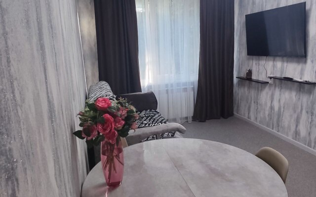 Uyutnaya Nebolshaya Tryoshka Flat