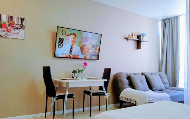 Prostornaya V 300 Metrakh Do Naberezhnoy Flat