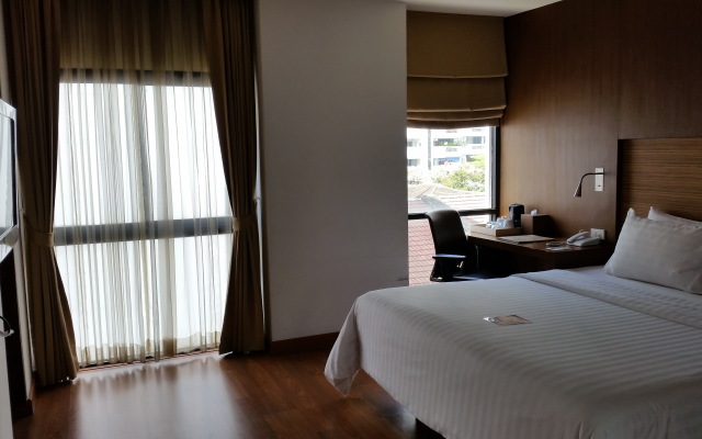 Sacha's Uno Hotel