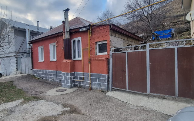 Частный дом Уютный напротив Лермонтовского водопада