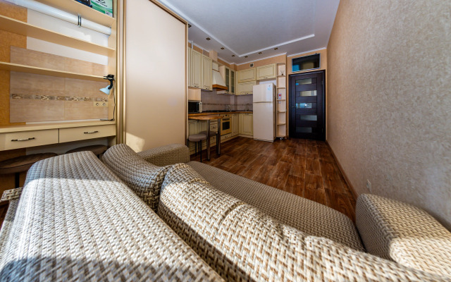 u Plyazha Park Pobedy na 4 Gostey s Vidom Na More Flat
