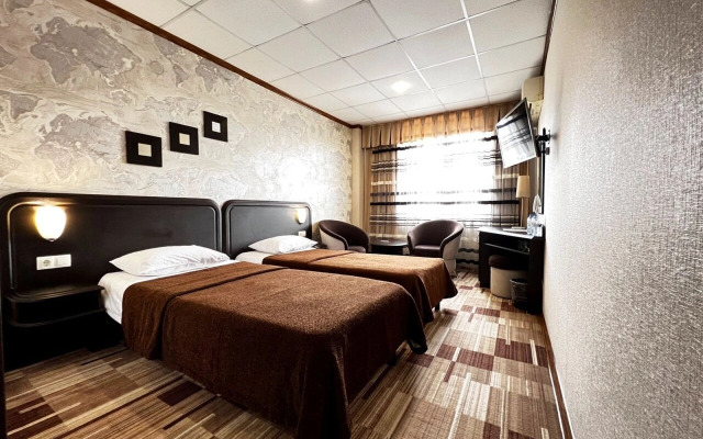 Forum Plaza Hotel