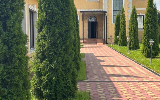 Aviastars Guest house