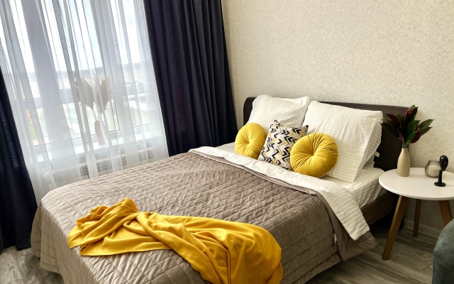 Kvartira S Vidom Na Skver Geroyev Apartments
