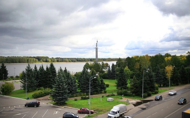 Квартира Уютная Двухкoмнaтная c Прекраcным Видом из Окна