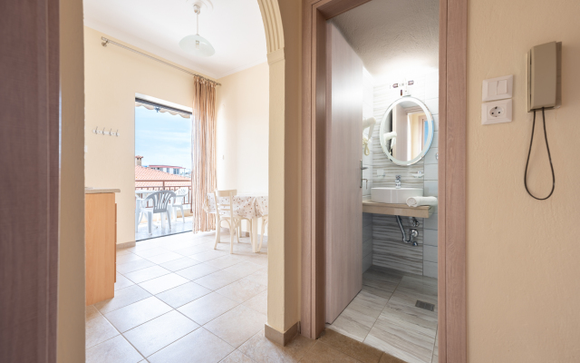 Milonas House Apartments