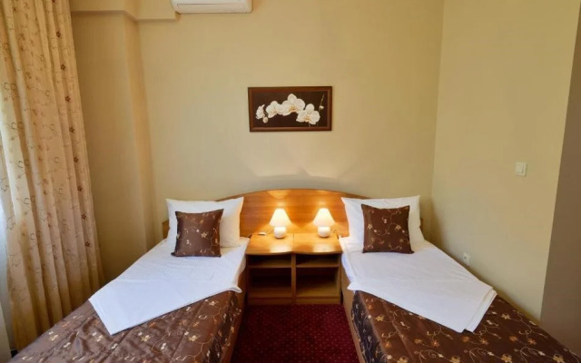 Отель ROMANOVPALM Hotel